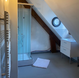 Salle de bain dans Kalinka  